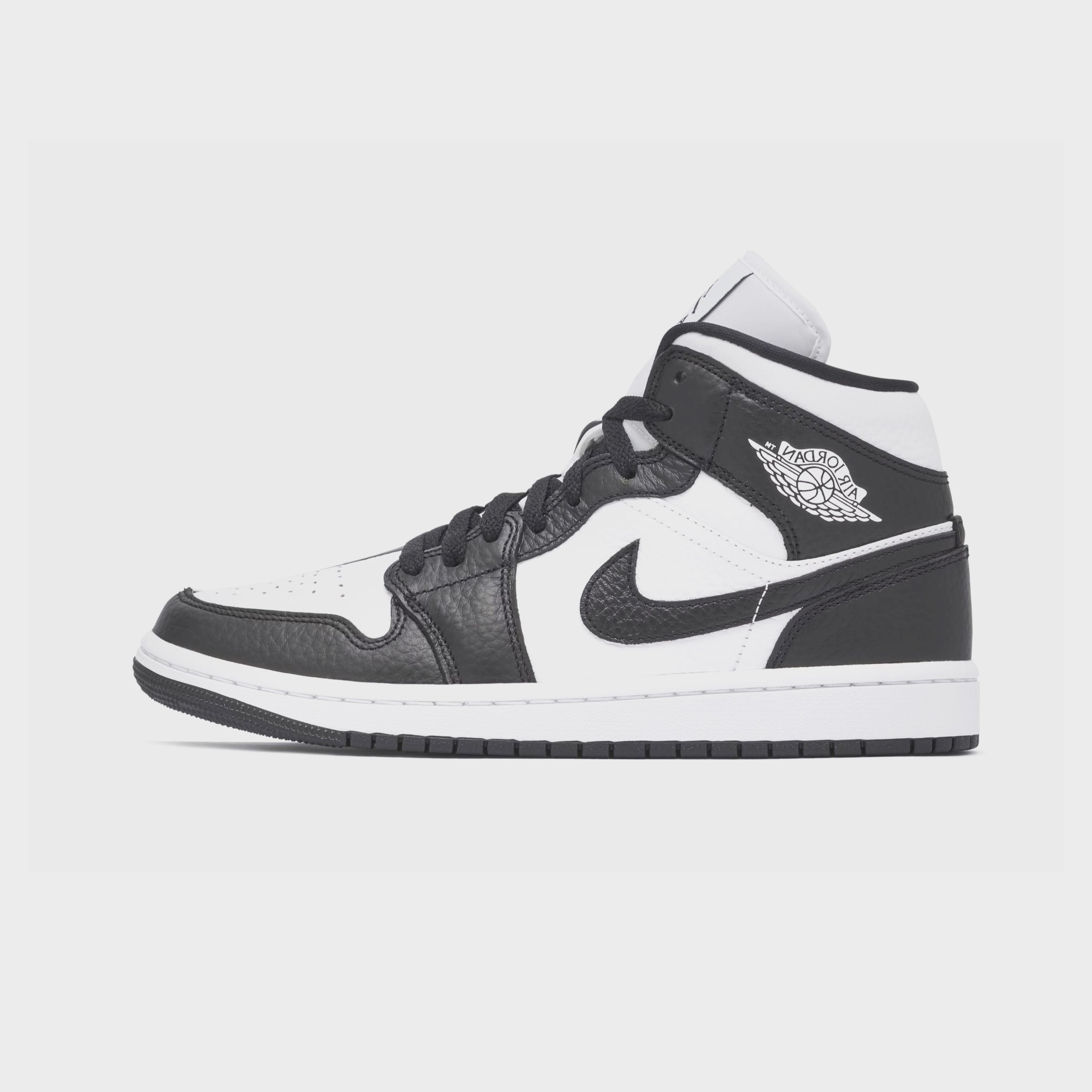 Air Jordan 1 High “Black White”